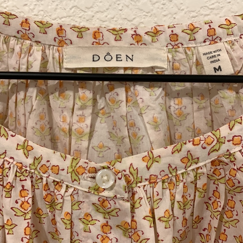 Doen June Top in Marigold Meadows - Peach Floral Puff-Sleeve Blouse - Picture 6 of 12